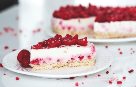 Zdravi recept: nepečeni cheesecake s malinama