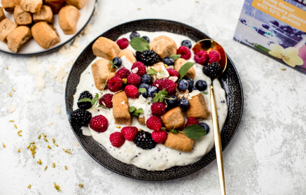 Fitness recept: Dukat buhtle s proteinskim pudingom i šumskim voćem